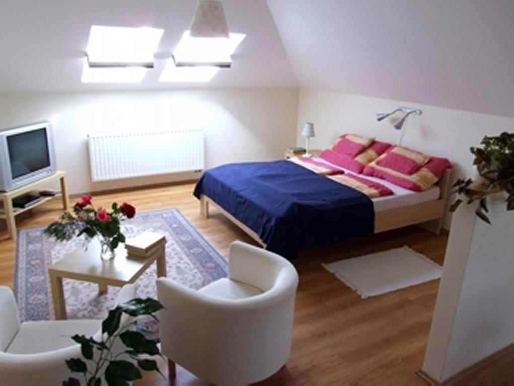 Ilona Apartmanhaz Komárom Δωμάτιο φωτογραφία