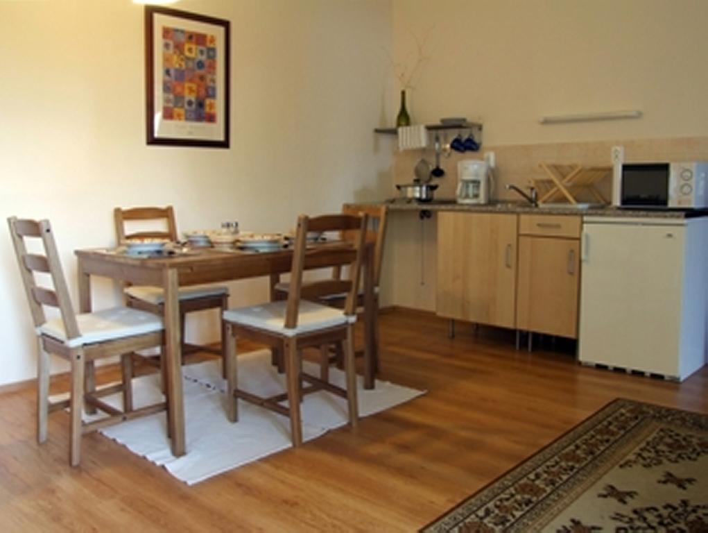 Ilona Apartmanhaz Komárom Δωμάτιο φωτογραφία