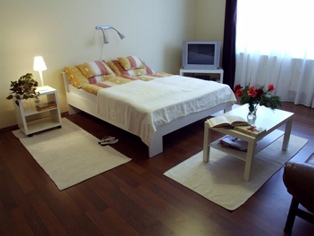 Ilona Apartmanhaz Komárom Δωμάτιο φωτογραφία